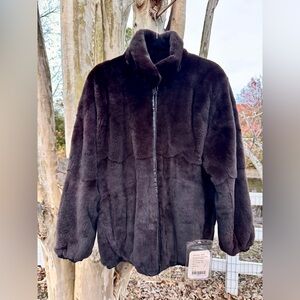 Reversible Mink and Leather Jacket – Imported from Finland – NWT
Size M,Brown.